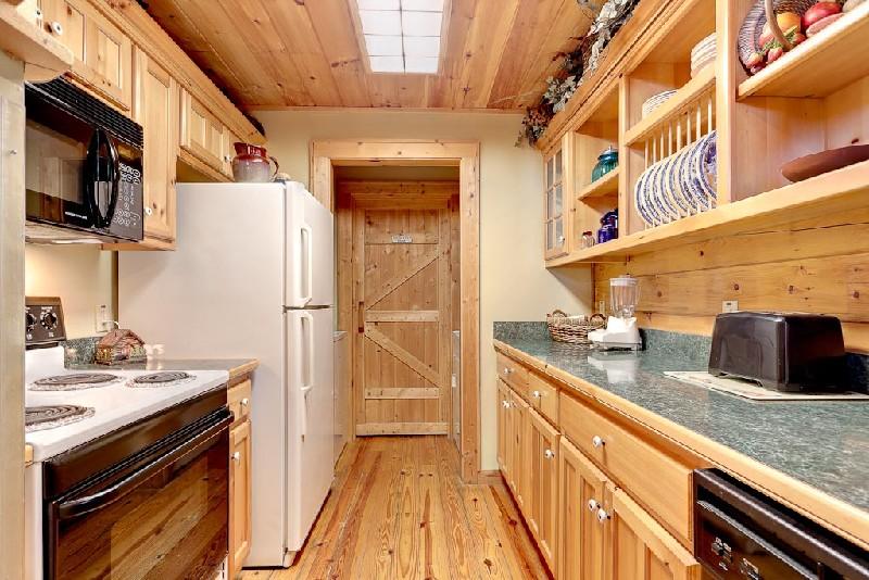 #Gatlinburgcabins, #Pigeonforgecabins, kitchen view 2